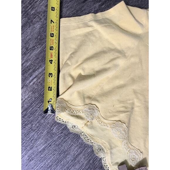 i.e. Woman 1X Yellow Lace Trim Scoop Neck Short Sleeve Stretch Top Plus Size - Picture 5 of 5